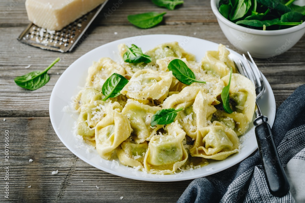 Tortellini ricotta & épinards